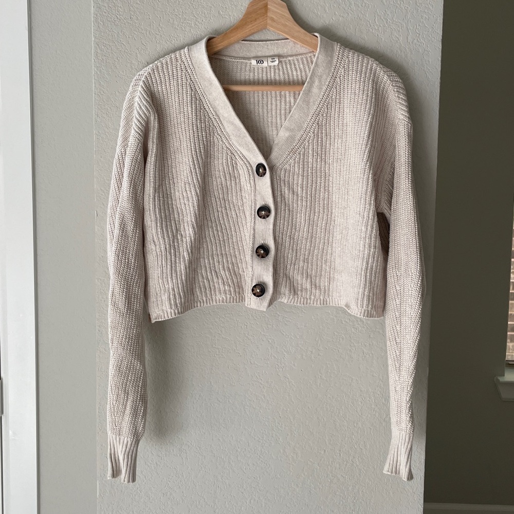 Tentree Highline Ashton Cardigan
Knit Button Cardigan